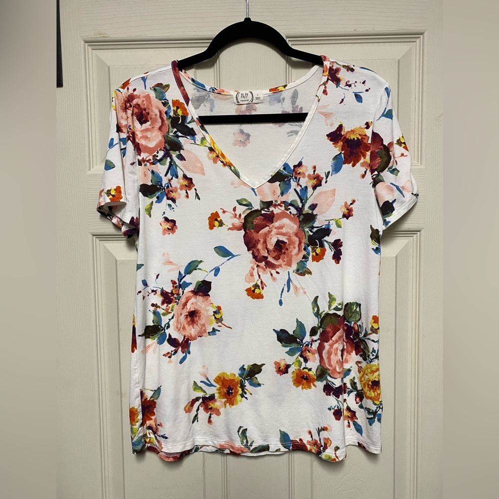 Women’s White Floral V-Neck T Shirt